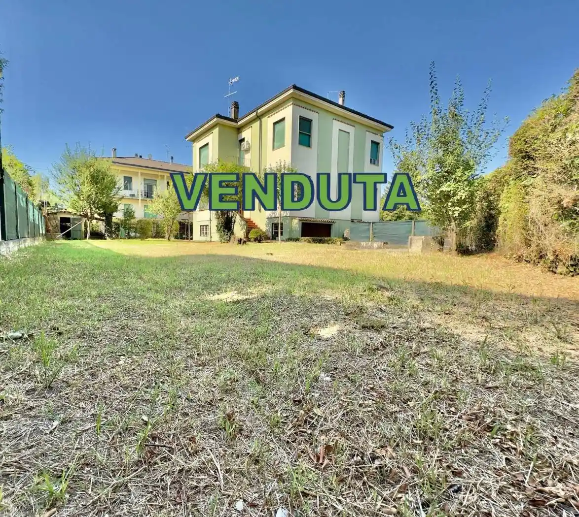 Villa in vendita a Pizzighettone