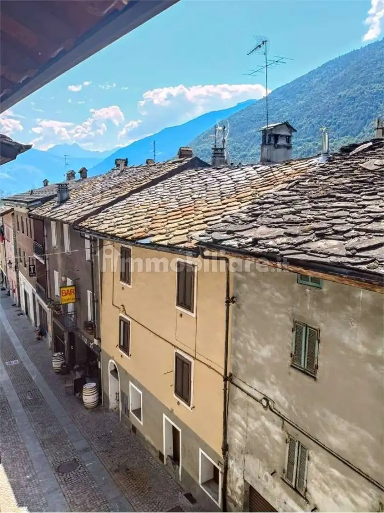 Villa bifamiliare via chanoux, 37, Centro, Chambave - foto 2