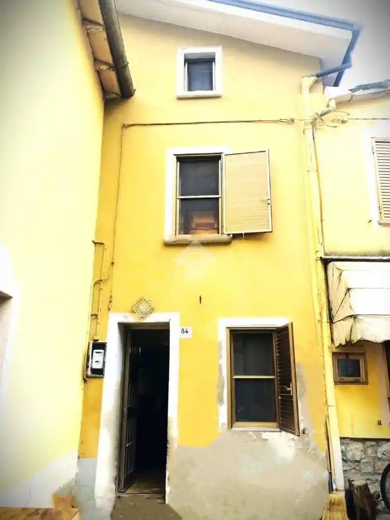 Rustico - Casale in vendita a Varano de' Melegari