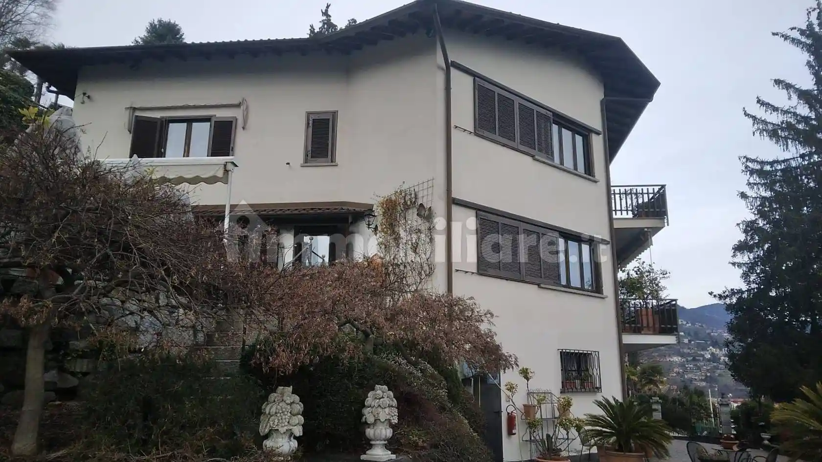 Villa in vendita a Verbania