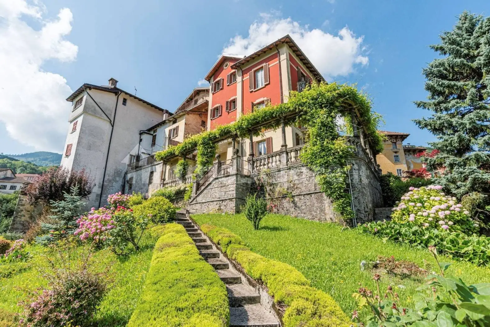 Appartamento in vendita a Schignano