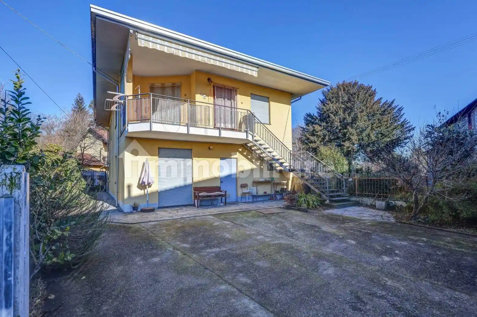 Villa in vendita a Varallo Pombia