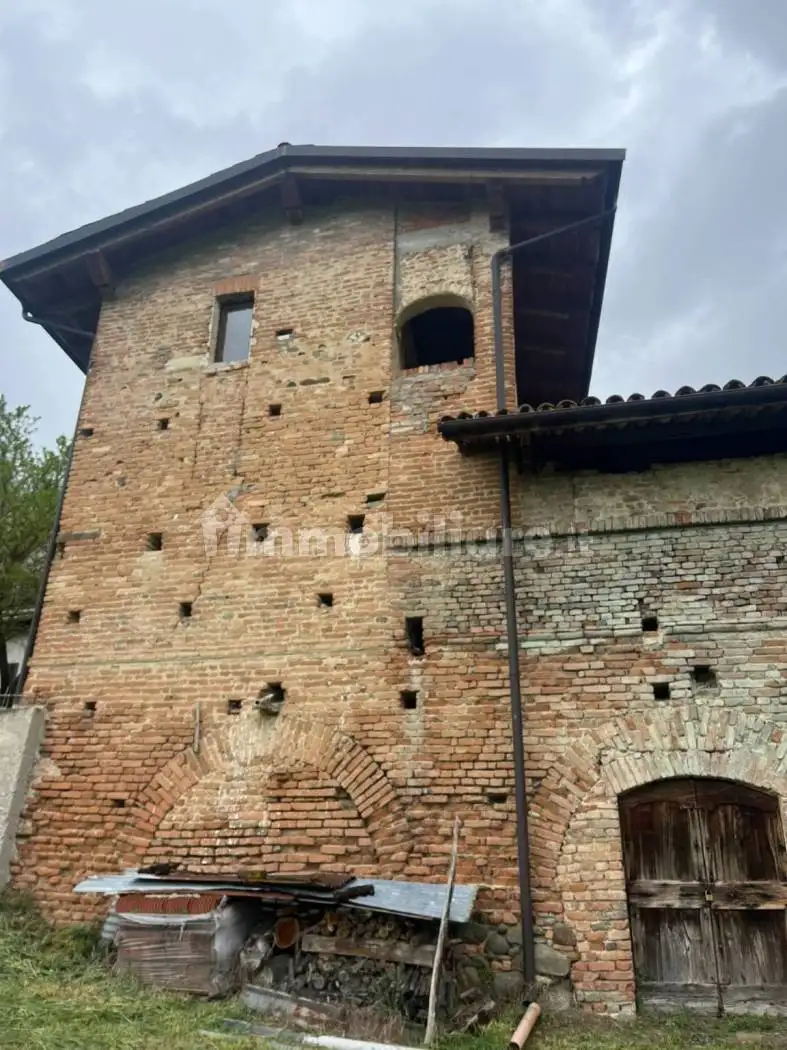 Rustico - Casale in vendita a Robella