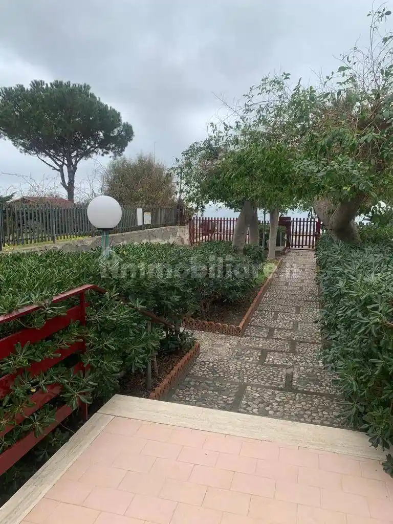 Appartamento in vendita a Sant'Alessio Siculo