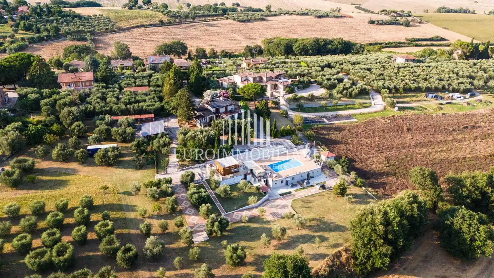 Villa unifamiliare via Castiglionese, 32, Casamaggiore, Castiglione del Lago - foto 2