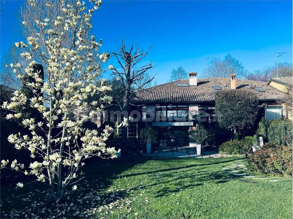 Villa in vendita a Modena