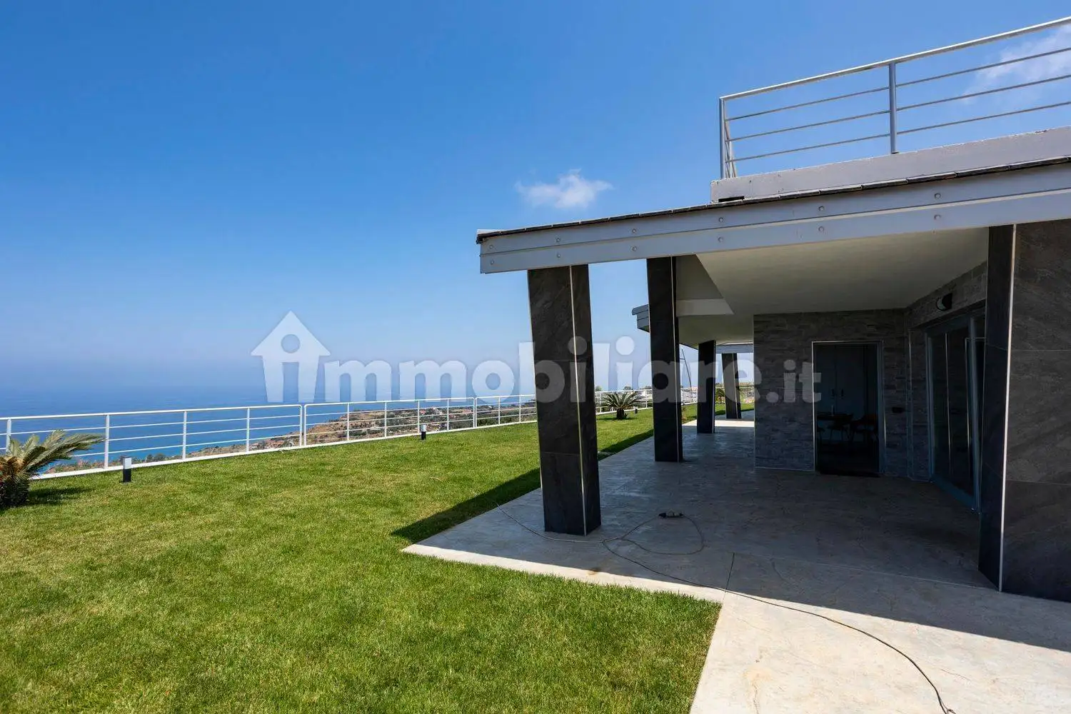 Villa in vendita a Zambrone