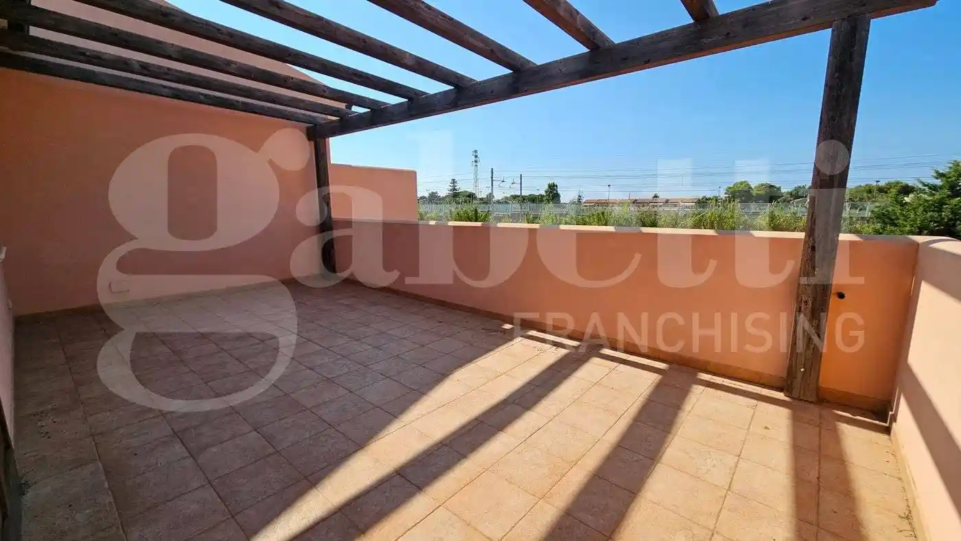 Villa in vendita a Campofelice di Roccella