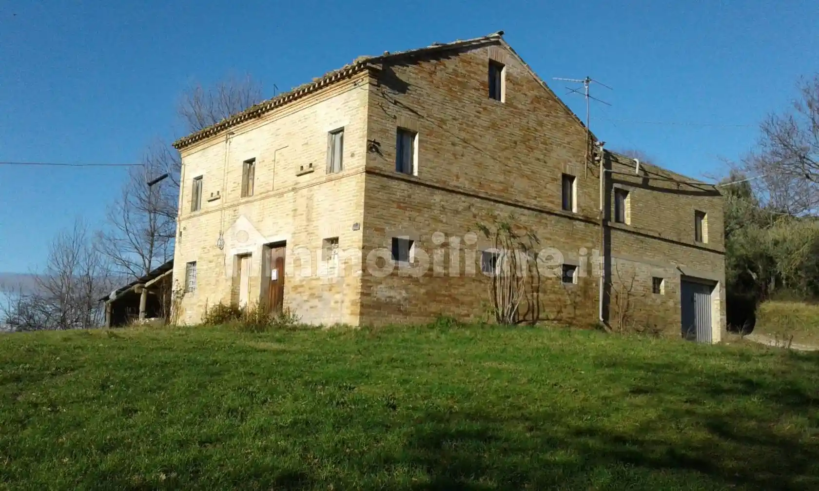 Palazzo - Edificio in vendita a Monterubbiano