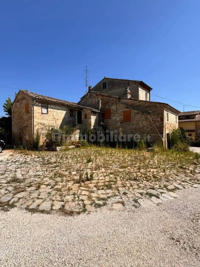 Casa indipendente in vendita a Falerone