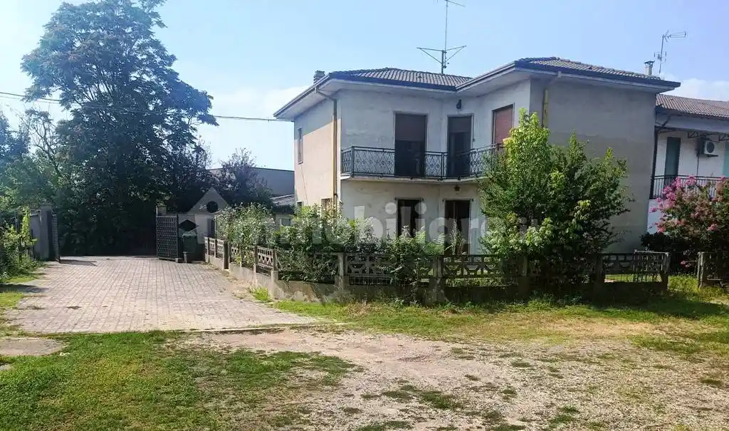 Villa in vendita a Mortara