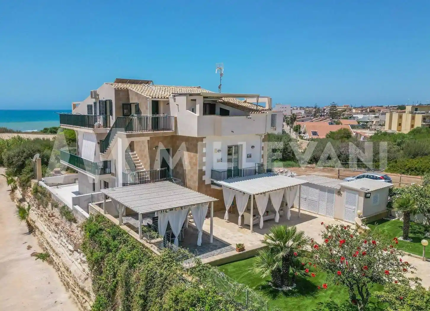 Villa unifamiliare via Cavalier Luigi Bisani 170, Santa Barbara - Gesuiti, Ragusa - foto 2
