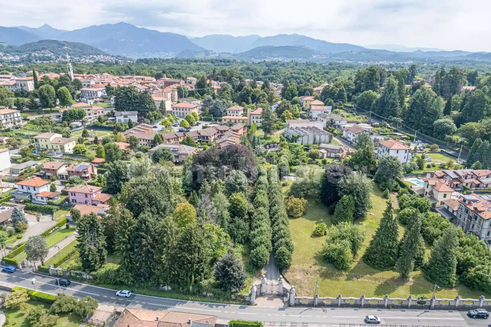 Villa in vendita a Albiolo