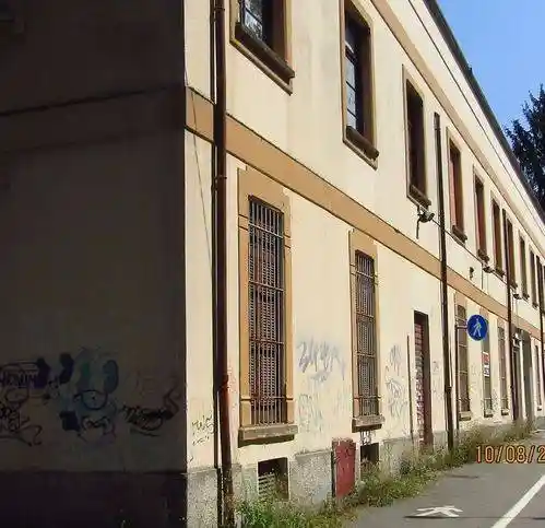 Palazzo - Edificio in vendita a Varese