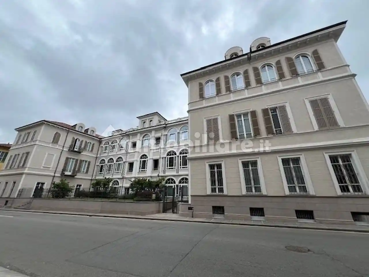 Palazzo - Edificio in vendita a Biella