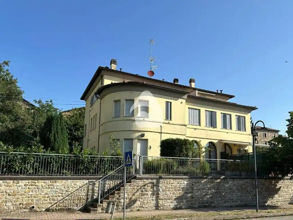 Appartamento in vendita a Tizzano Val Parma