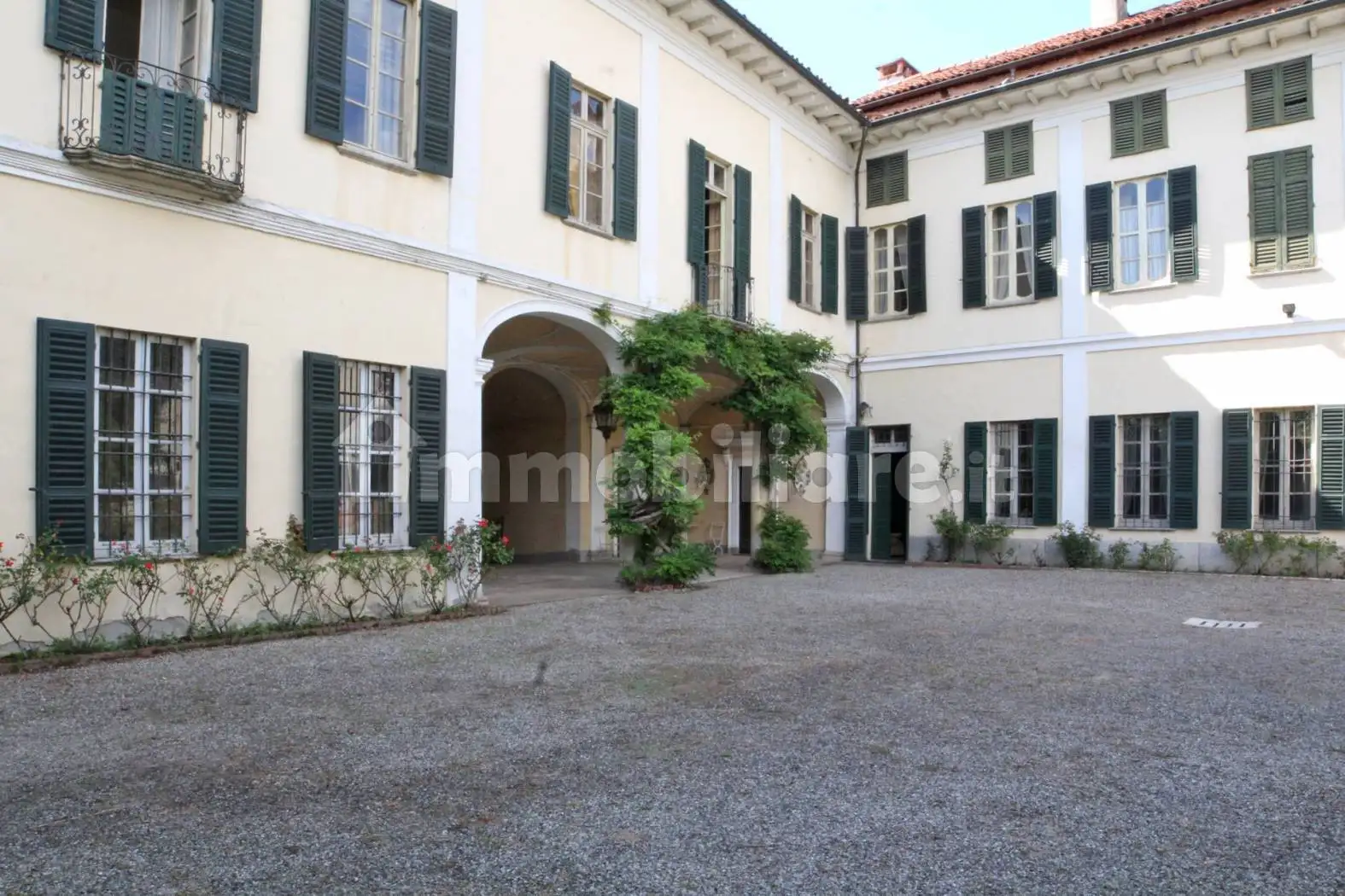 Palazzo - Edificio in vendita a Sizzano