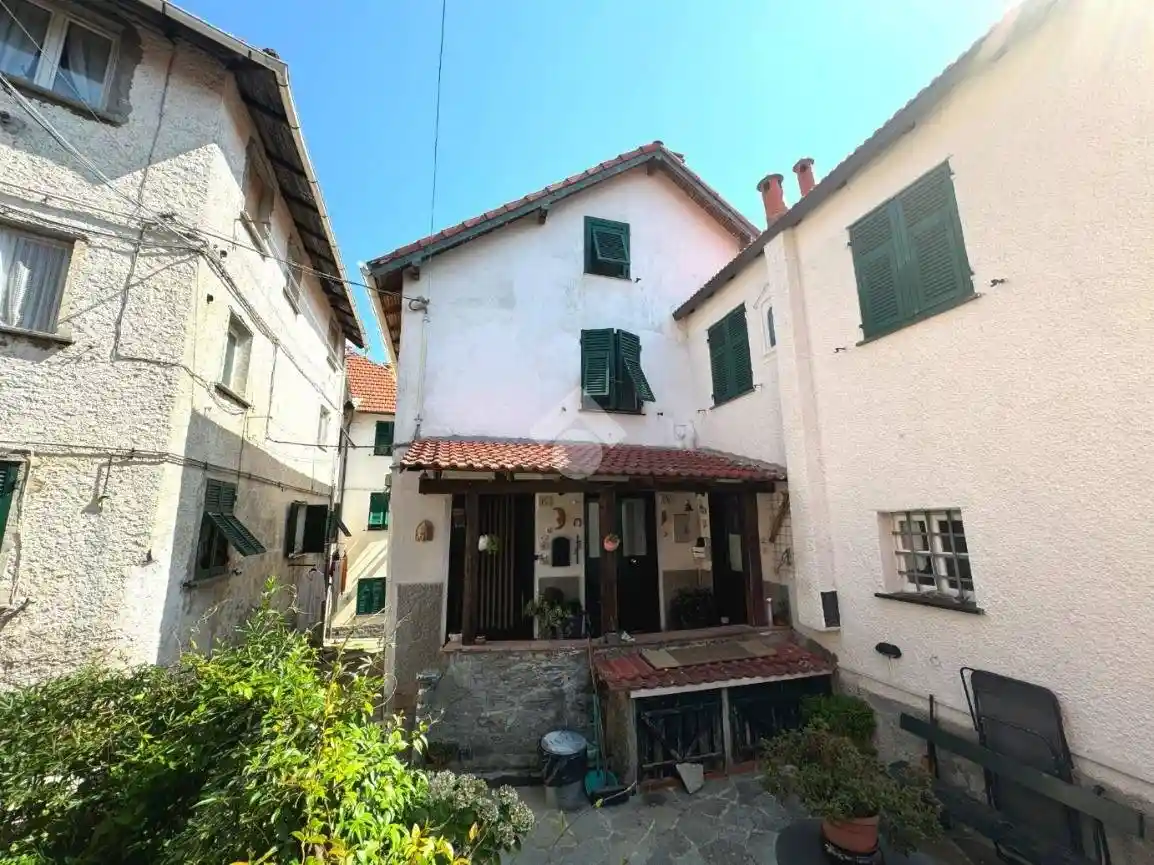 Casa indipendente in vendita a Serra Riccò