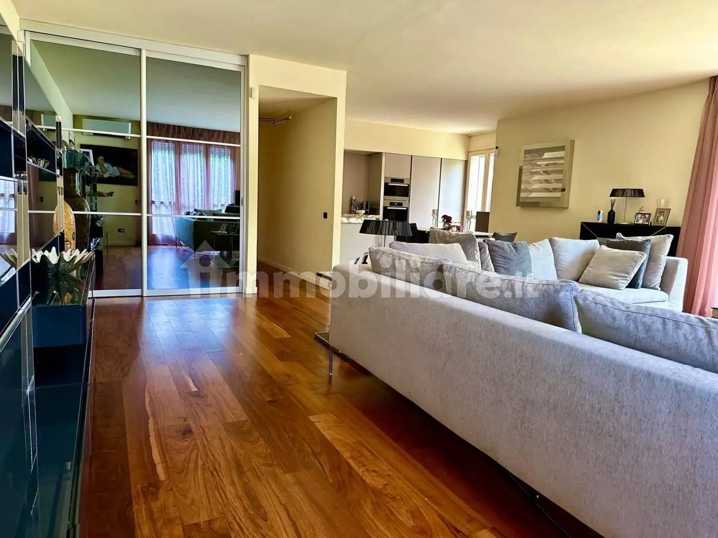 Appartamento in vendita a Biassono