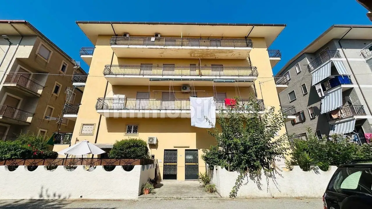 Appartamento in vendita a Falerna