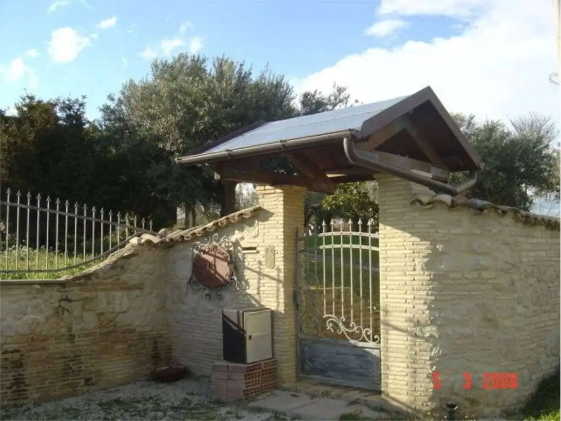 Casa indipendente in vendita a Mozzagrogna