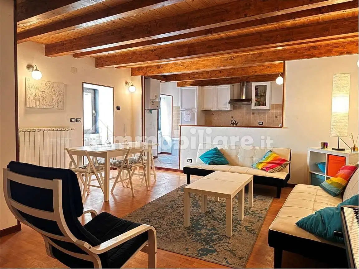 Casa indipendente in vendita a Pornassio