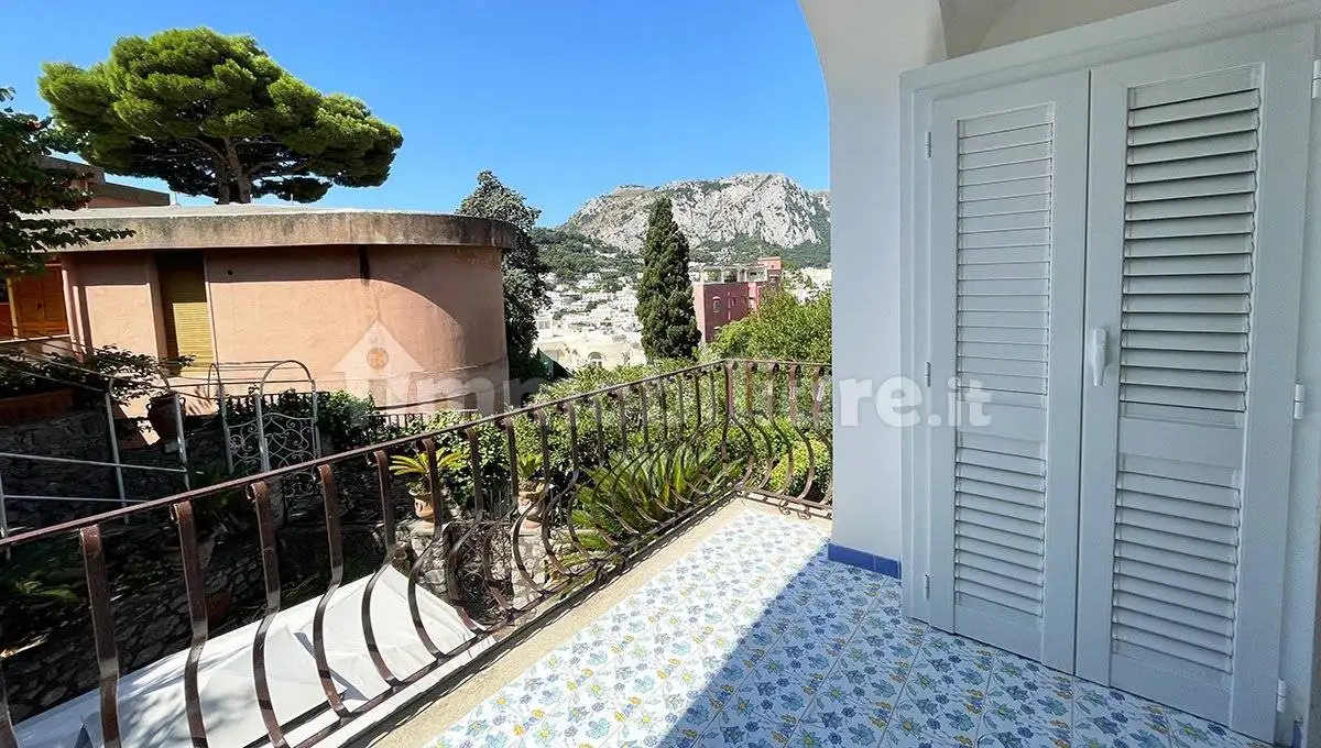 Appartamento in affitto a Capri