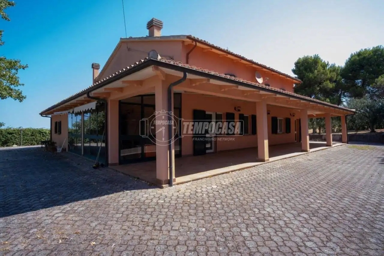 Villa in vendita a Fano