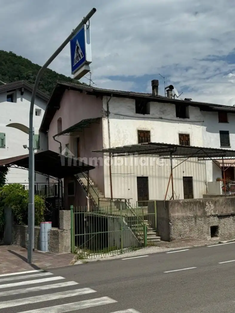 Casa indipendente in vendita a Cembra Lisignago