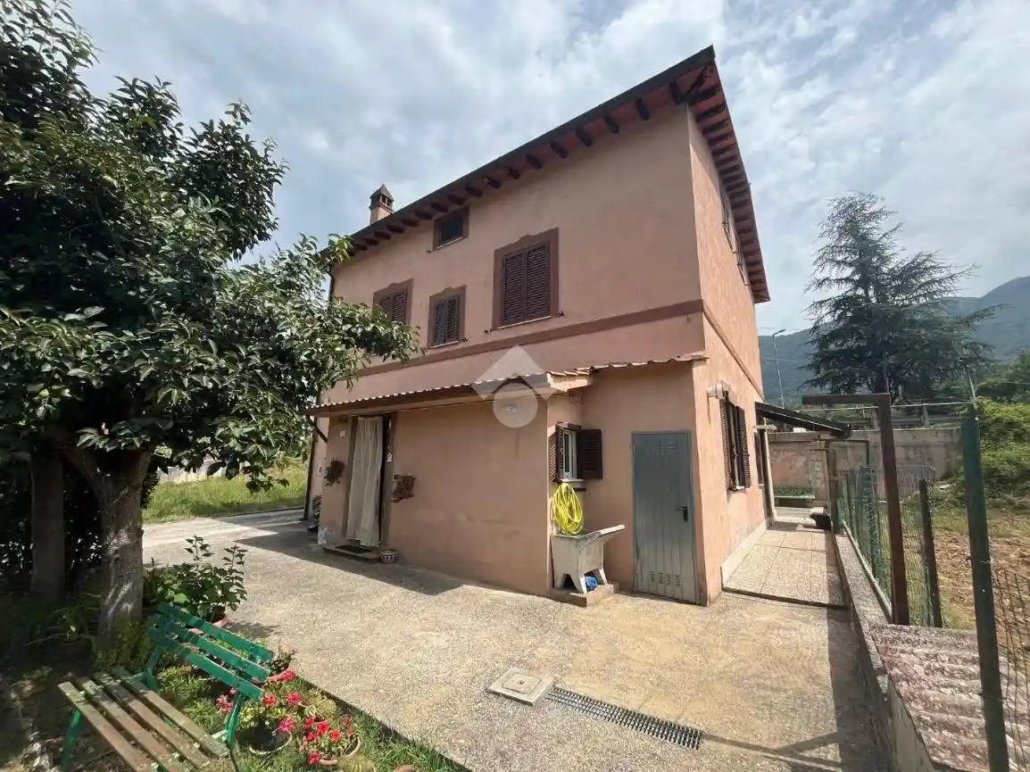 Appartamento in vendita a Agosta