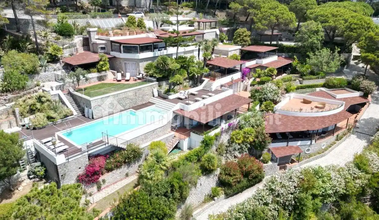 Villa in vendita a Campo nell'Elba