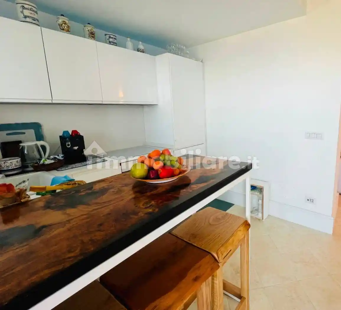 Trilocale ottimo stato, piano rialzato, Centro, Capri - foto 3