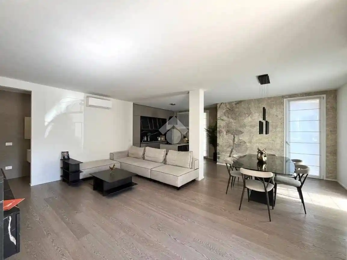 Villa in vendita a Costa Volpino