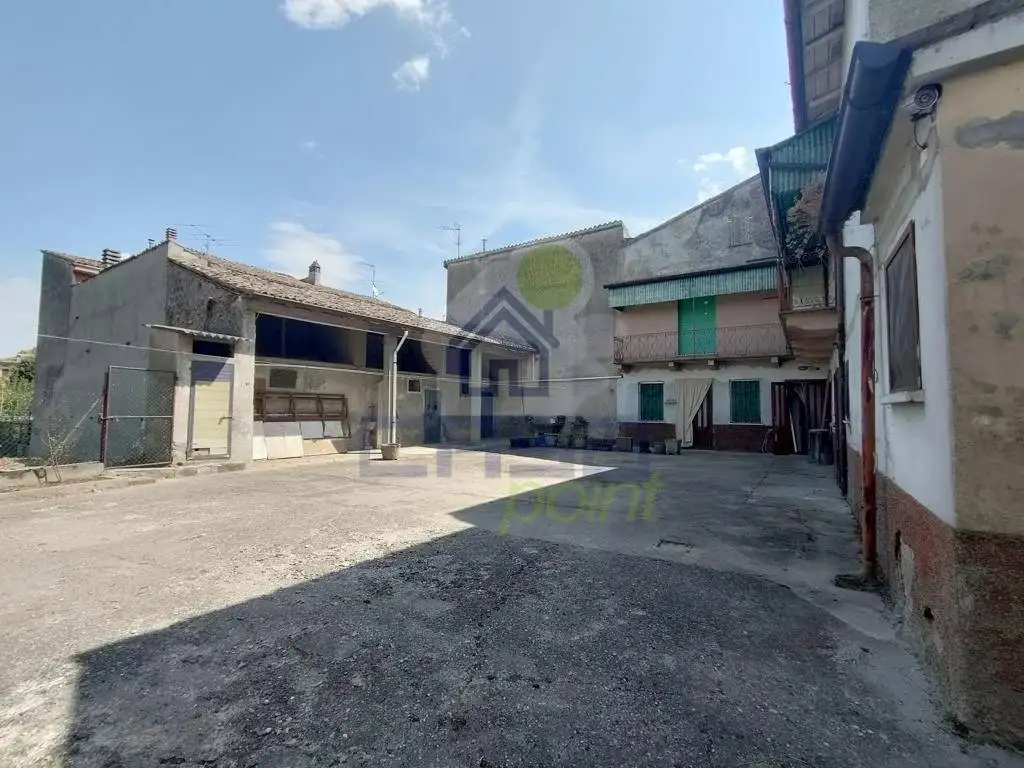 Casa indipendente in vendita a Piadena Drizzona