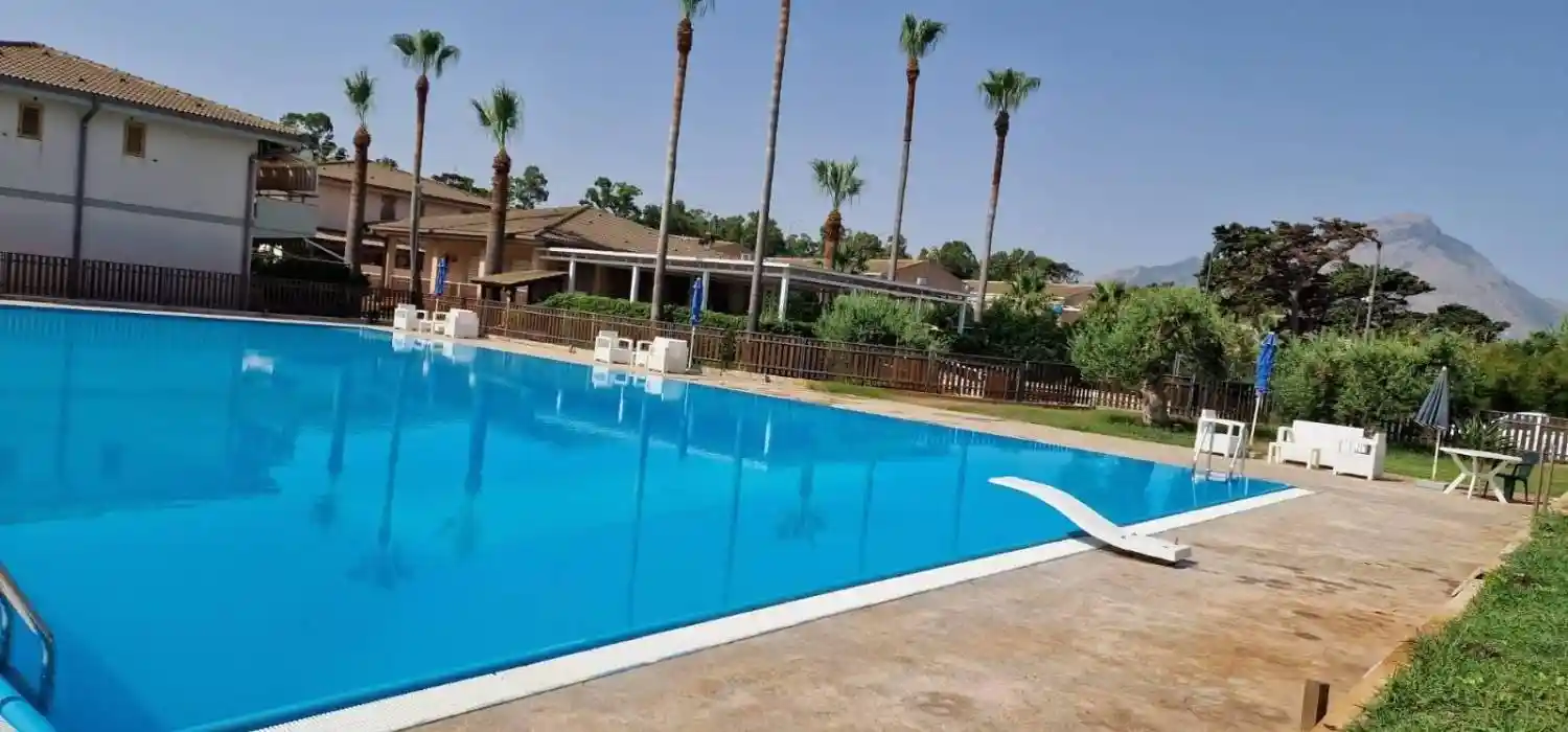 Villetta a schiera in vendita a Campofelice di Roccella