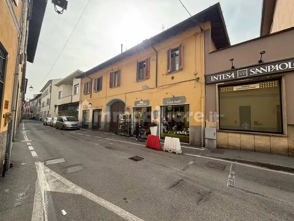 Appartamento in vendita a Vaprio d'Adda