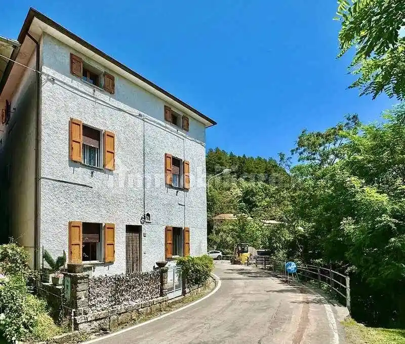 Casa indipendente in vendita a Alto Reno Terme