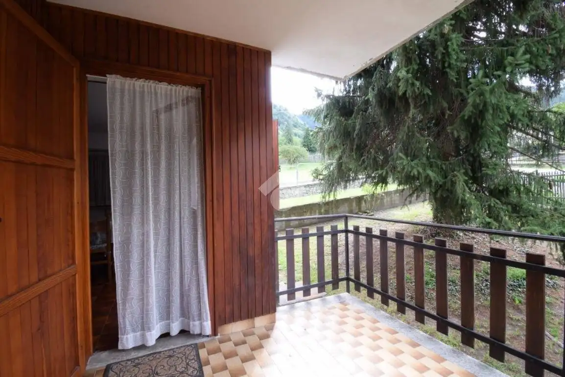 Trilocale Località Champagne 1, Centro, Antey-Saint-Andrè - foto 2