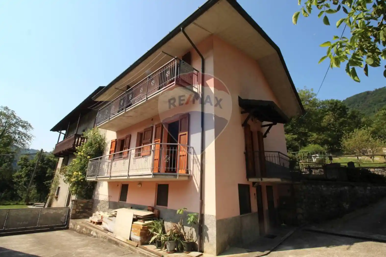 Villa in vendita a Selvino