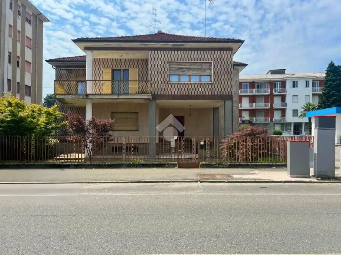 Villa in vendita a Santhià