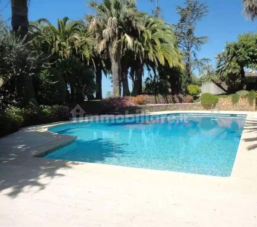 Villa in vendita a Bordighera