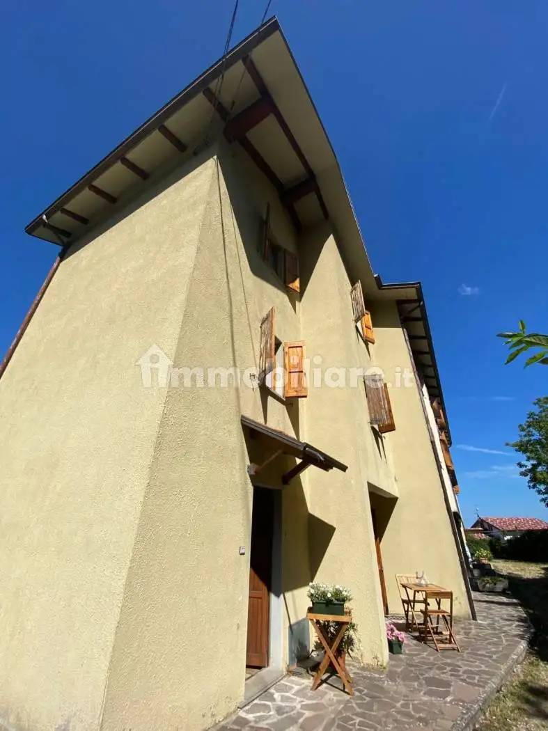 Appartamento in vendita a Ventasso