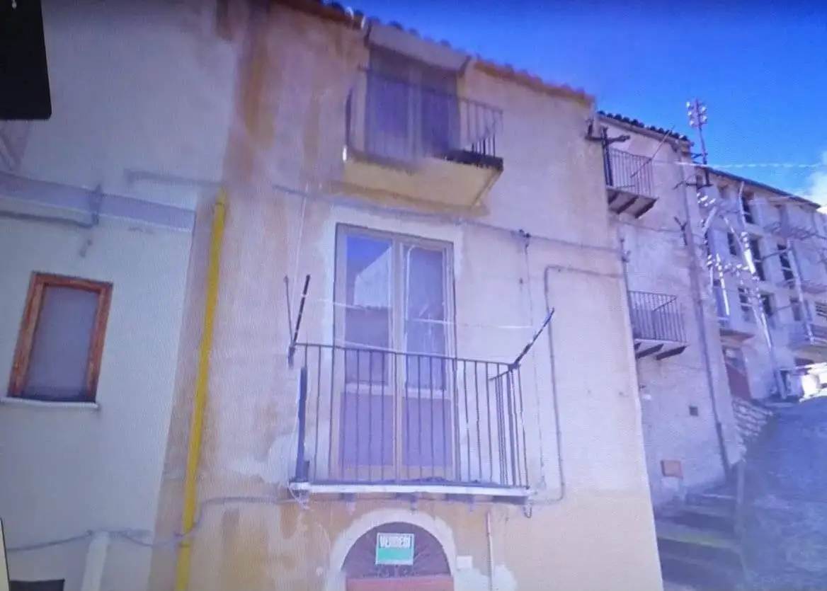 Casa indipendente in vendita a Ventimiglia di Sicilia