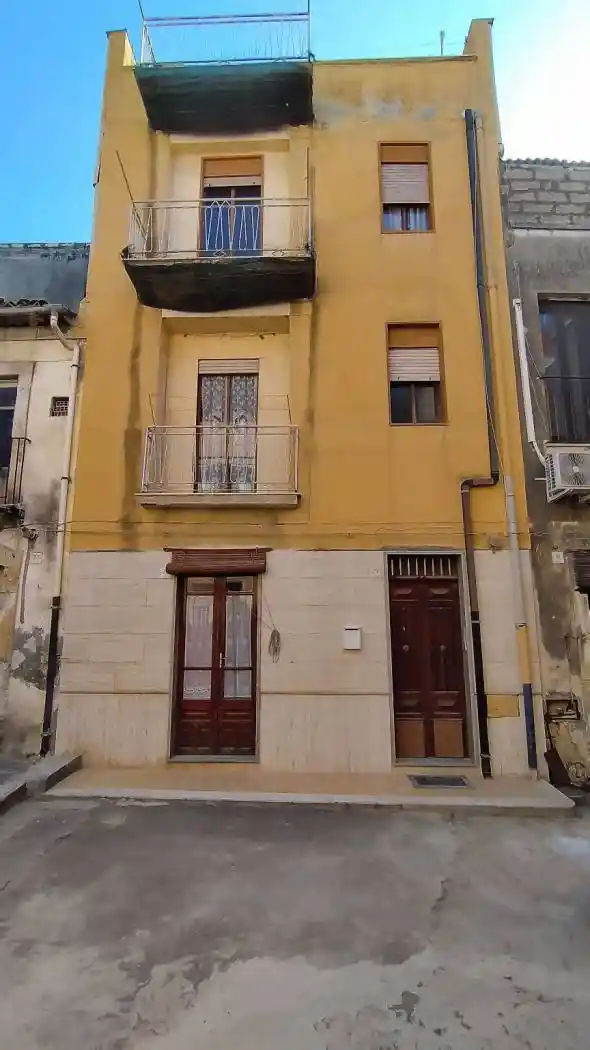 Palazzo - Edificio in vendita a Lentini