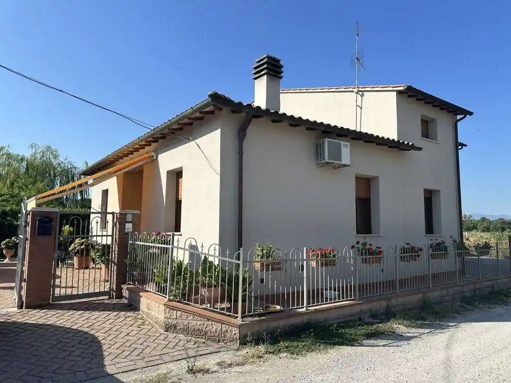 Villa in vendita a Castiglione del Lago