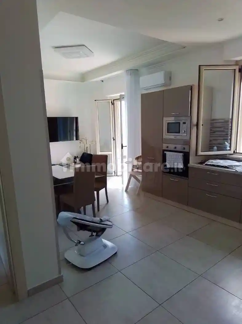 Trilocale Vico Bagno 24, Centro, Crotone - foto 4