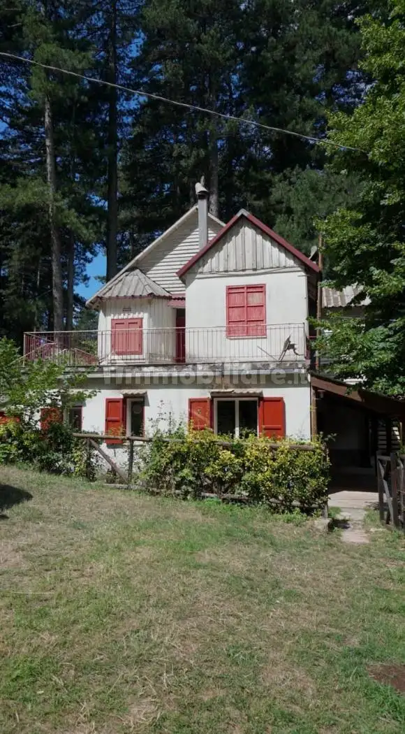 Villa in vendita a Taverna