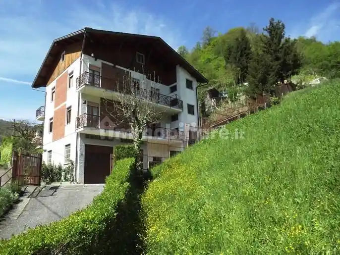 Appartamento in vendita a Val Brembilla