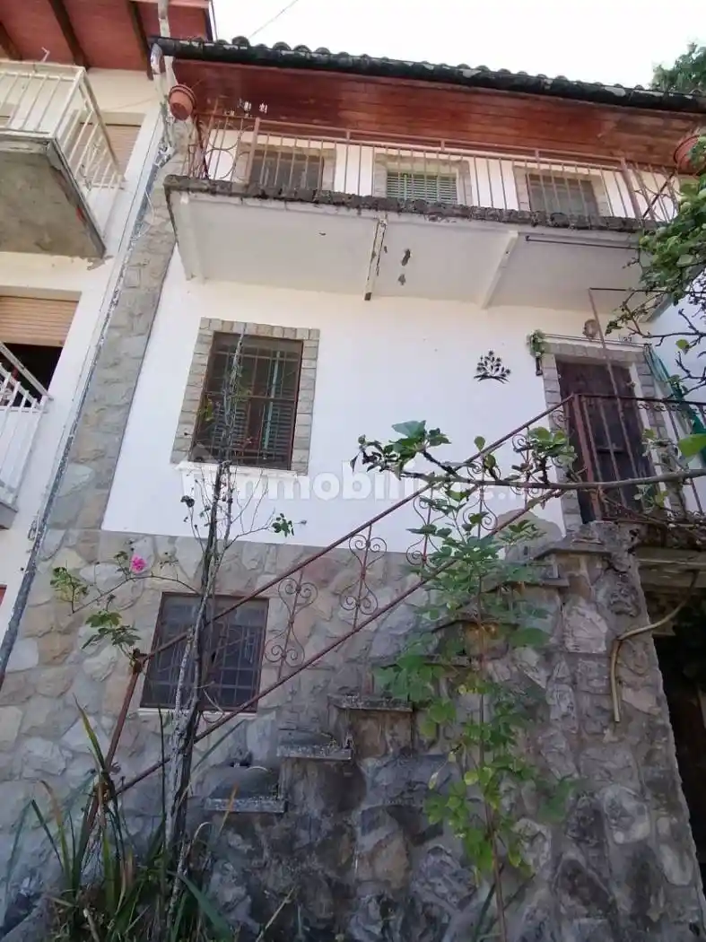 Casa indipendente in vendita a Fabbrica Curone