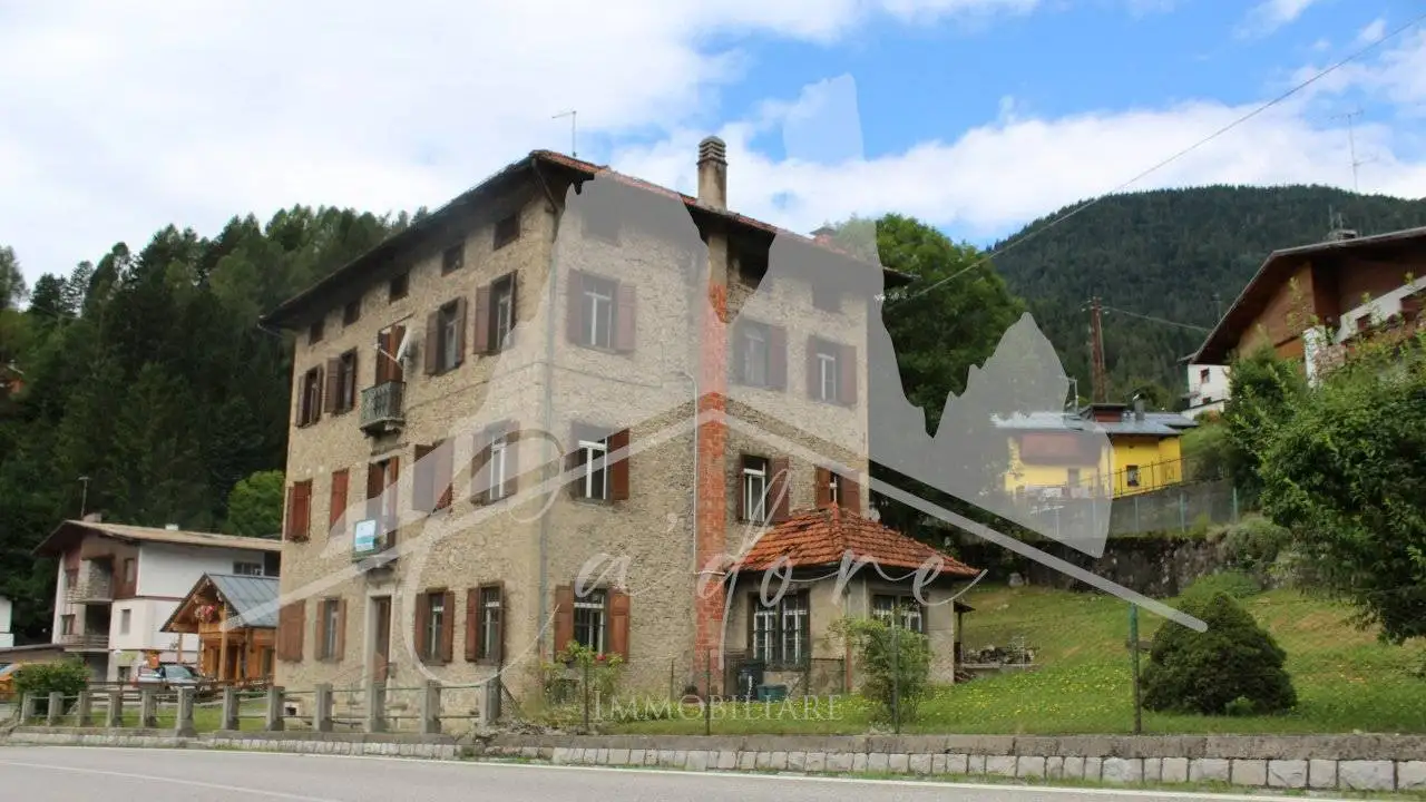 Terratetto unifamiliare via dell'Occhiale 28, Centro, Domegge di Cadore - foto 2